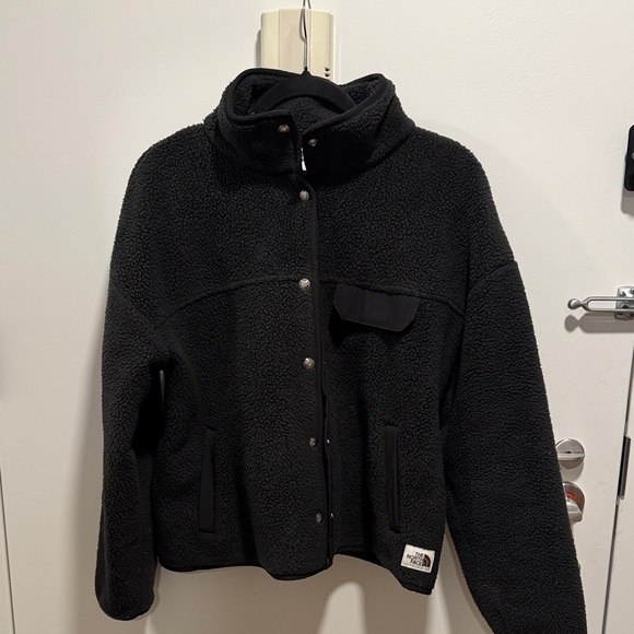 The North Face Jackets & Blazers - The North Face Women's Black Fleece Jacket